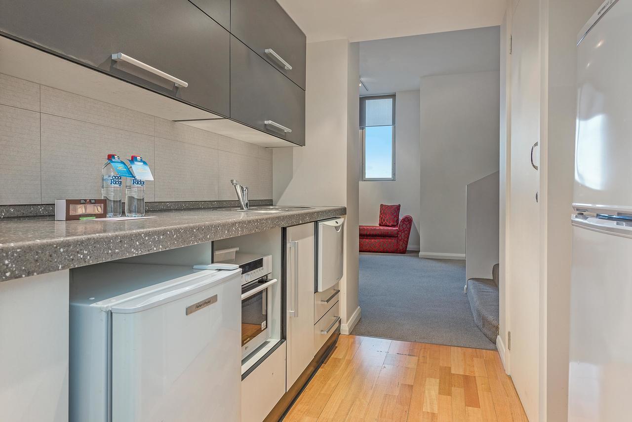 Mantra One Sandy Bay Road Хобарт Экстерьер фото